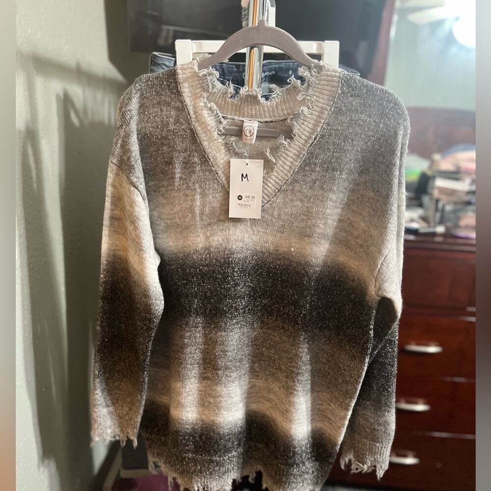 Sweater (V- Neck Fringed Super Soft) NWT Size Medium
